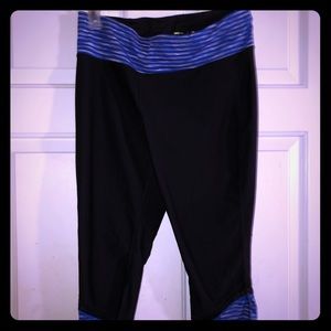 Large fitted capris